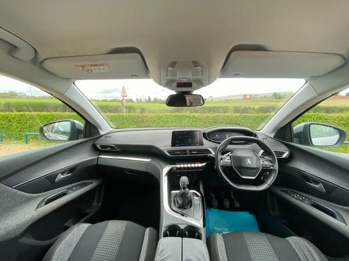 2017-peugeot-3008-suv-12-puretech-active-big-48