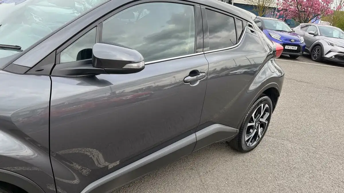 2019-toyota-c-hr-12-design-big-37