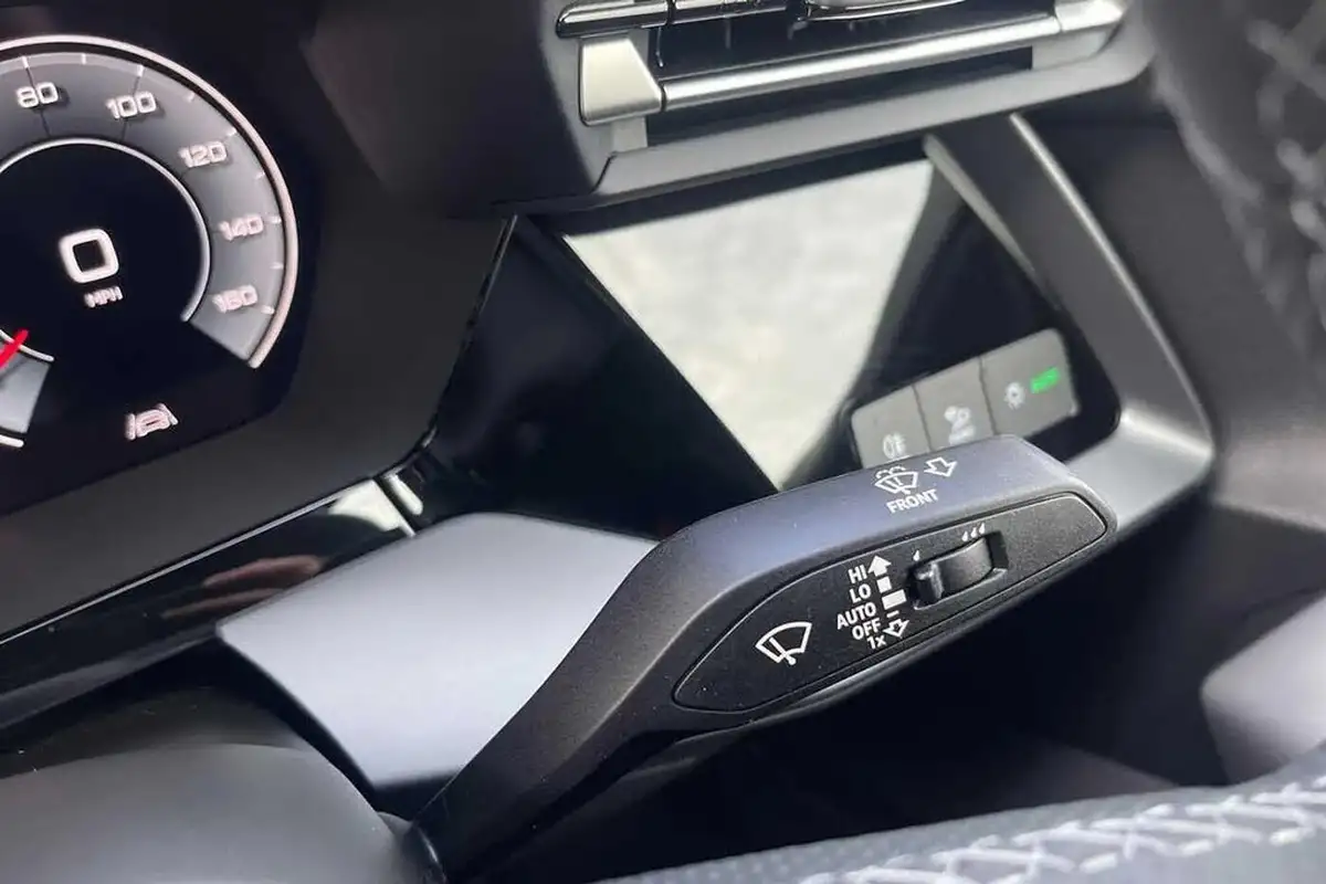 2025-audi-a3-15-35-tfsi-s-line-saloon-4d-big-26
