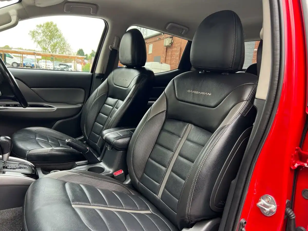 2018-mitsubishi-l200-24di-d-barbarian-sda-auto-big-32