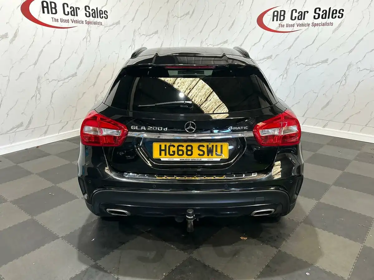 2019-mercedes-benz-gla-class-21d-gla-200d-amg-line-executivess-4matic-big-2