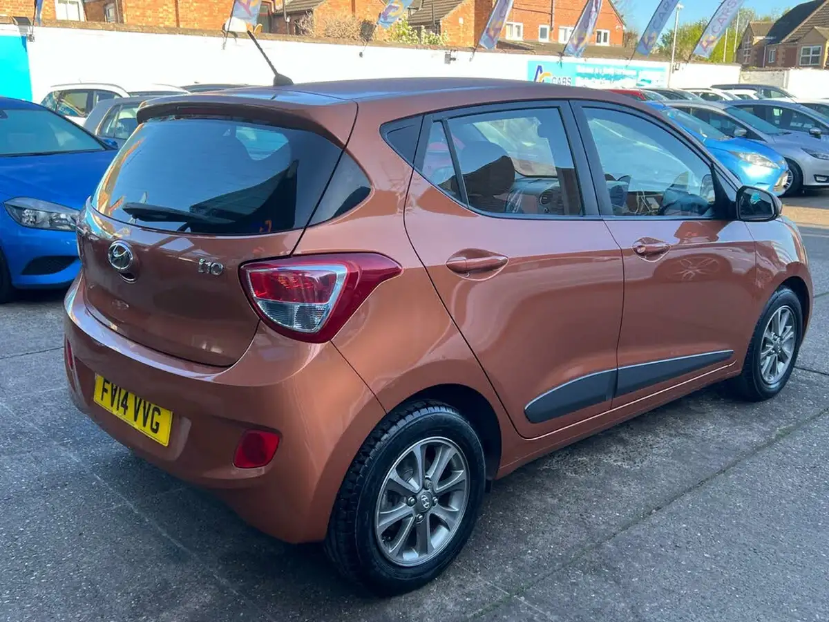 2014-hyundai-i10-10-premium-big-14