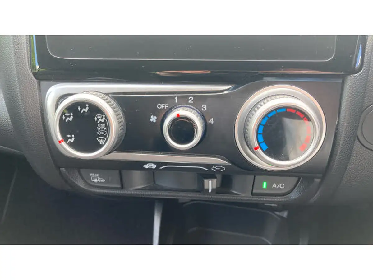 2019-honda-jazz-15-i-vtec-sport-navi-big-26