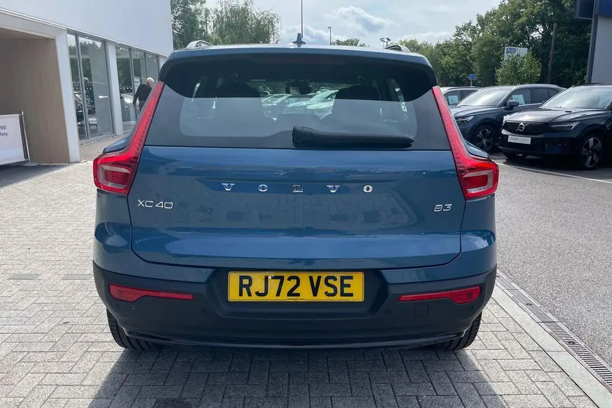 2022-volvo-xc40-20-b3-plus-big-7