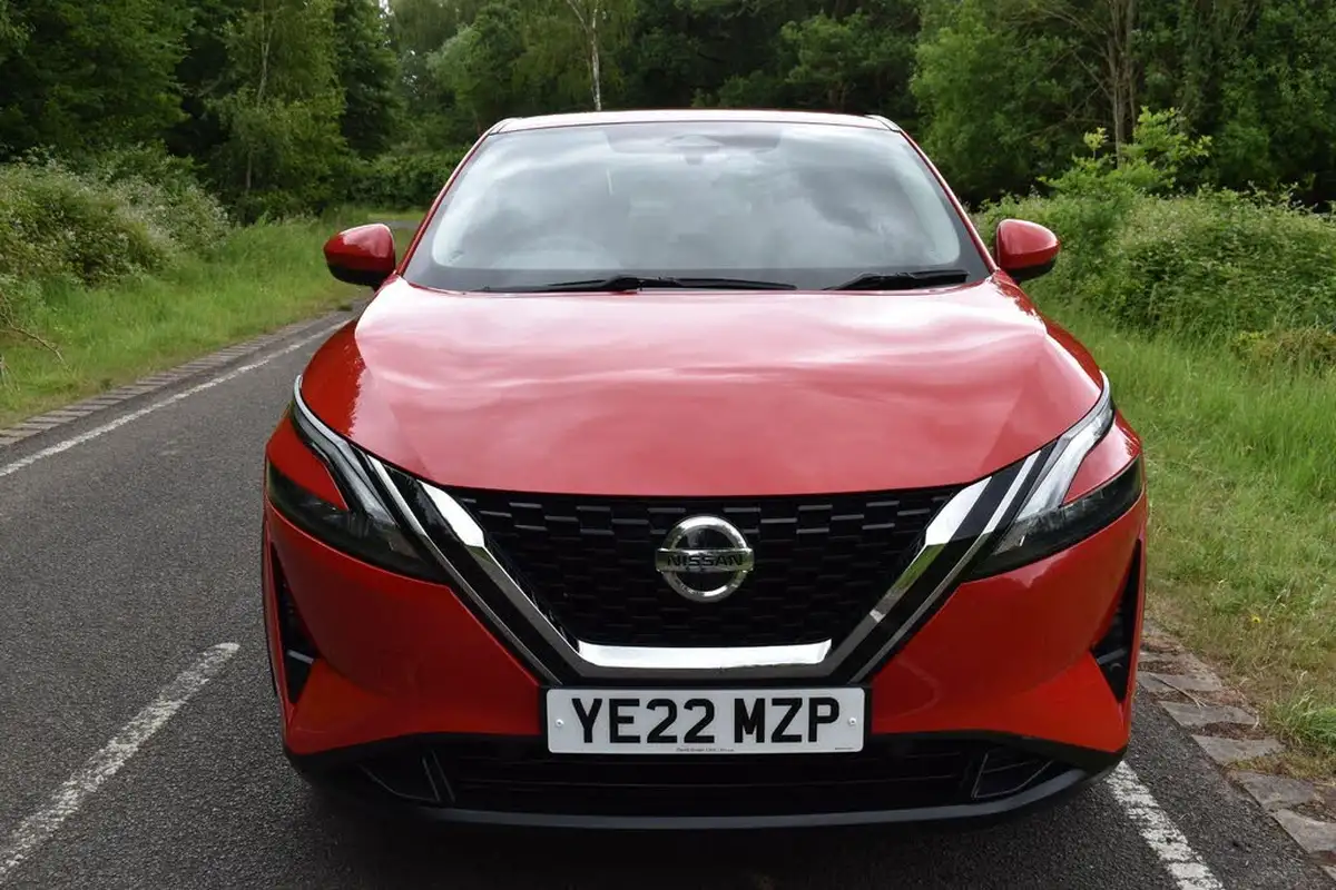 2021-nissan-qashqai-13-dig-t-visia-big-4