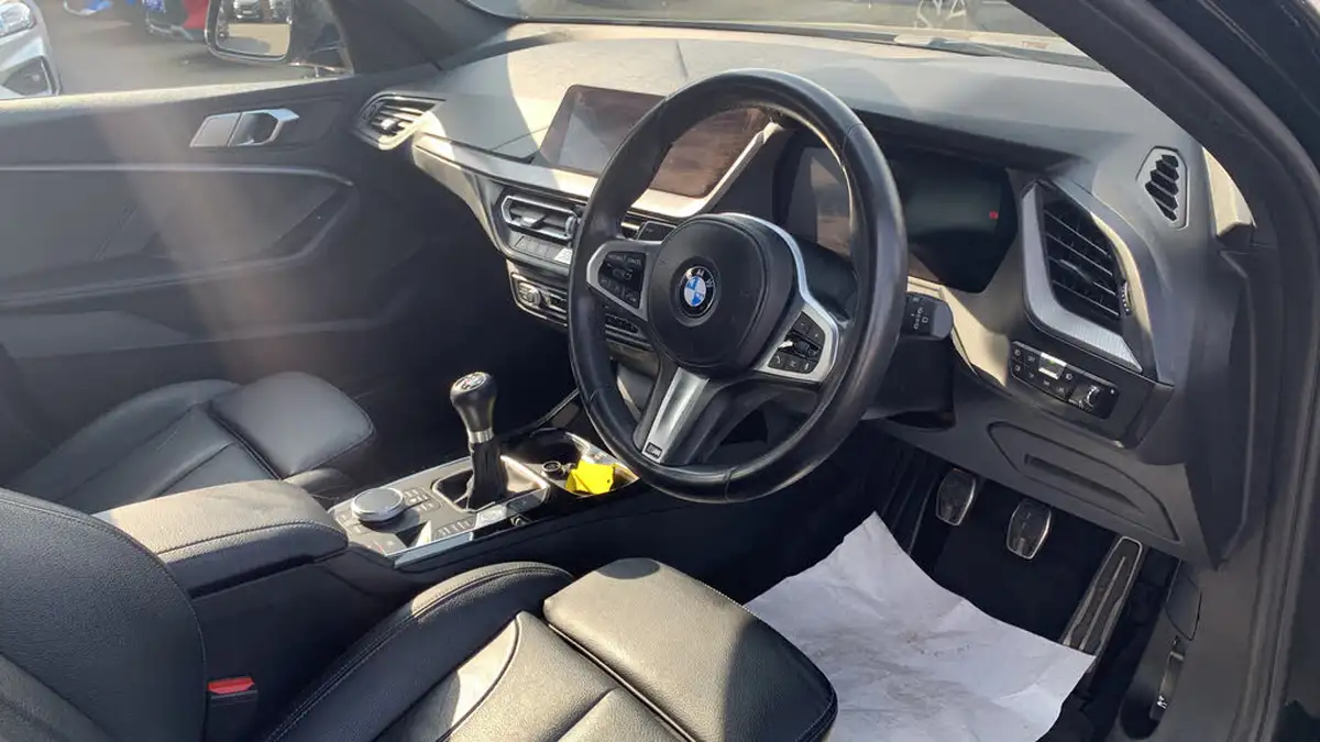 2021-bmw-1-series-15-118i-m-sport-lcp-big-10