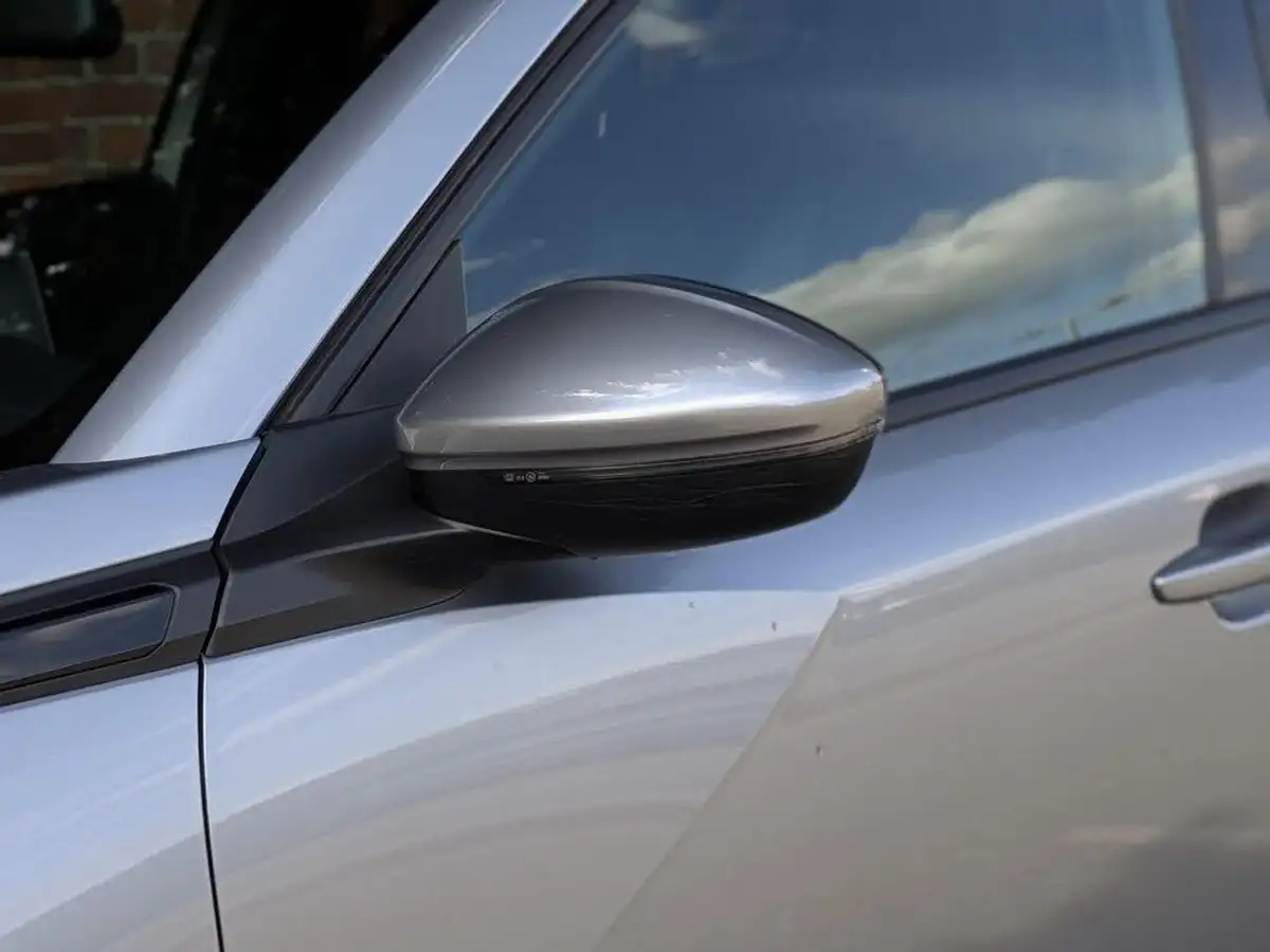 2020-peugeot-2008-suv-12-puretech-allure-100bhp-big-19