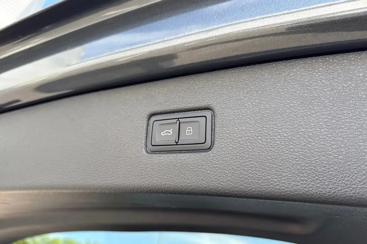 2025-audi-q7-30-45-tdi-black-edition-big-36