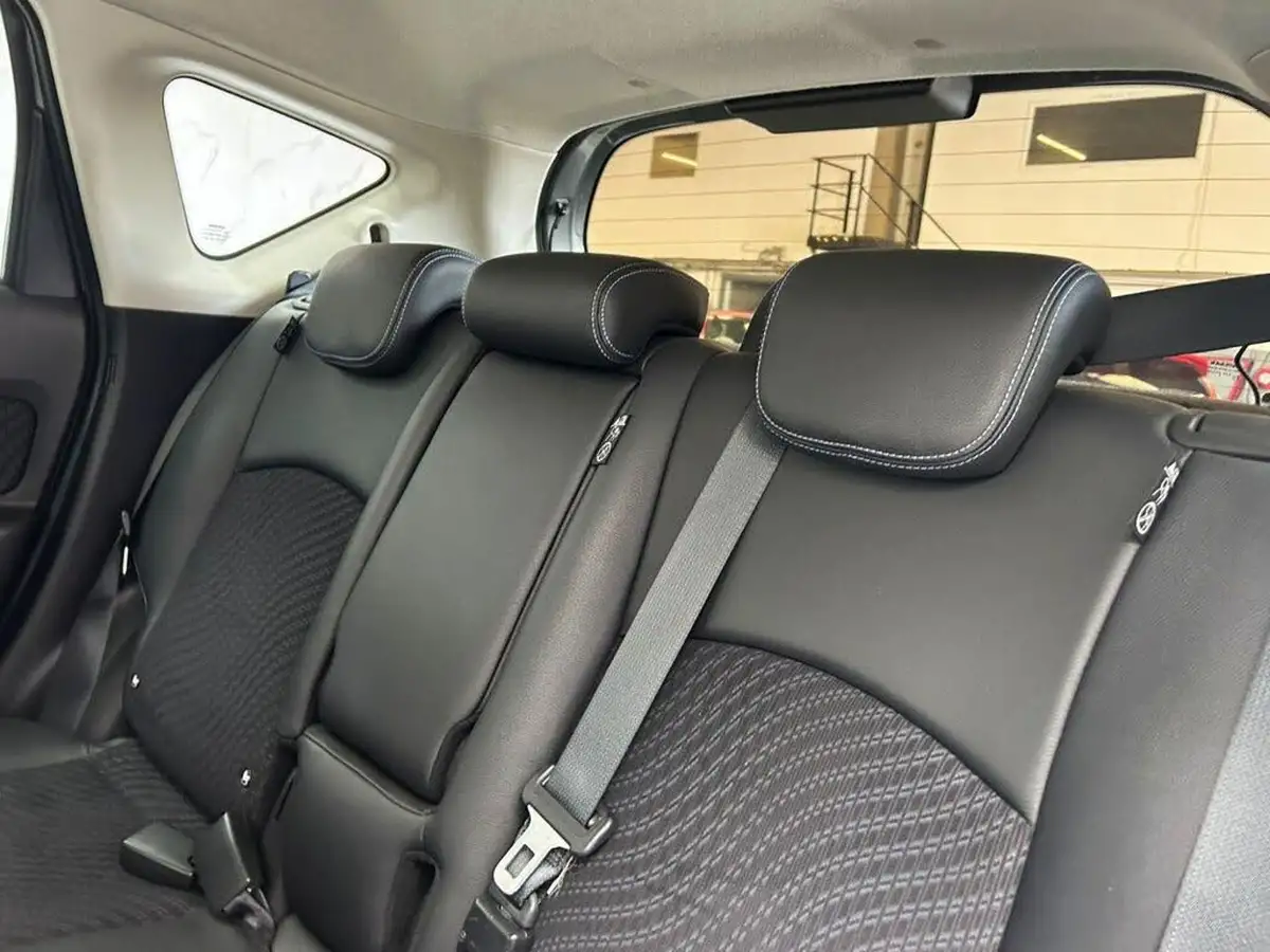 2014-nissan-note-12-tekna-big-16