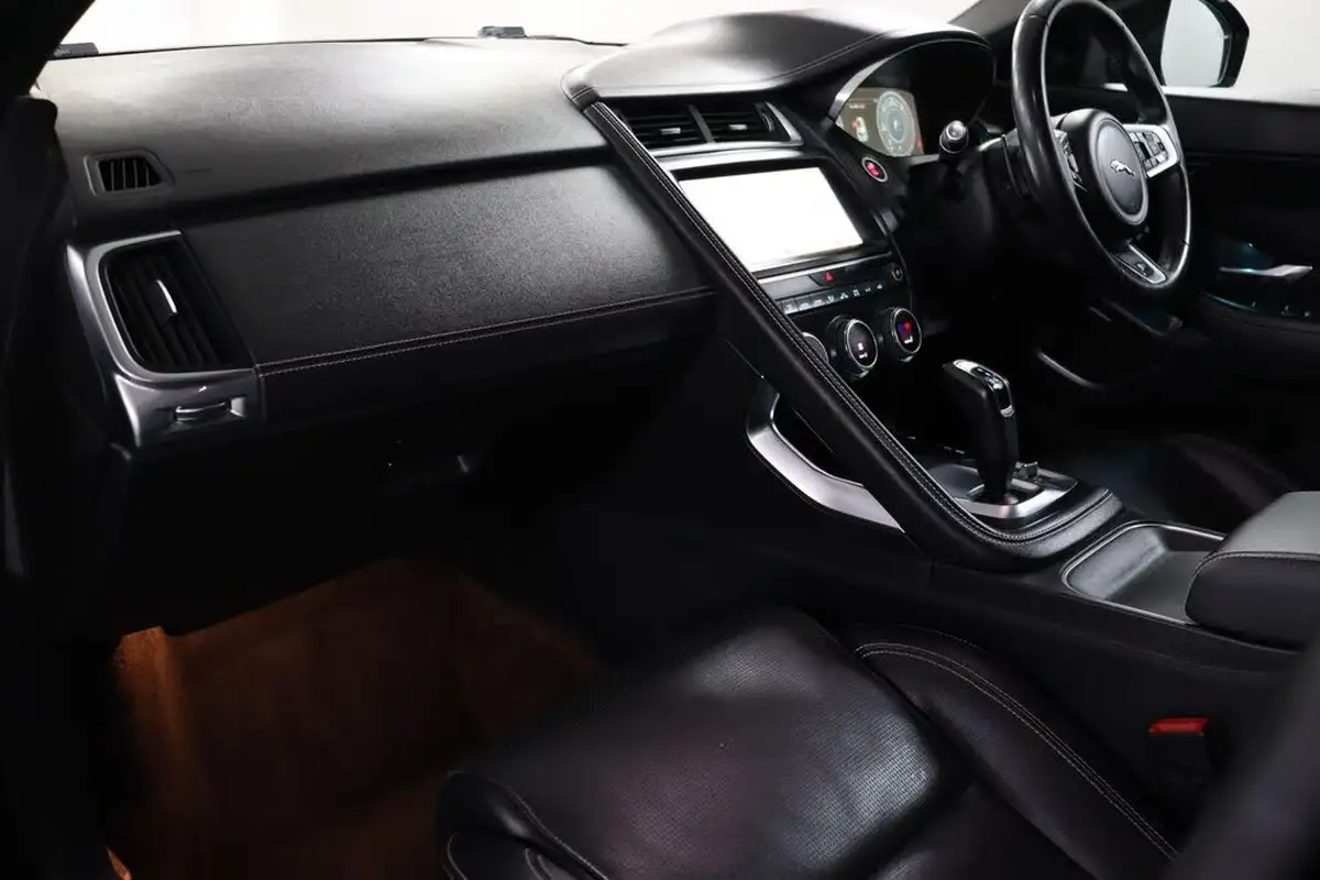 2019-jaguar-e-pace-20-i4d-r-dynamic-hse-180ps-big-33
