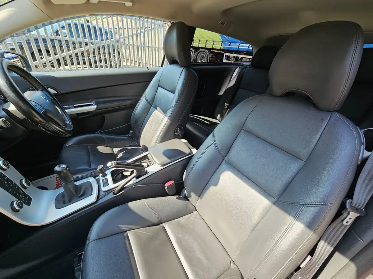 2011-volvo-c30-16td-se-lux-115bhp-big-10