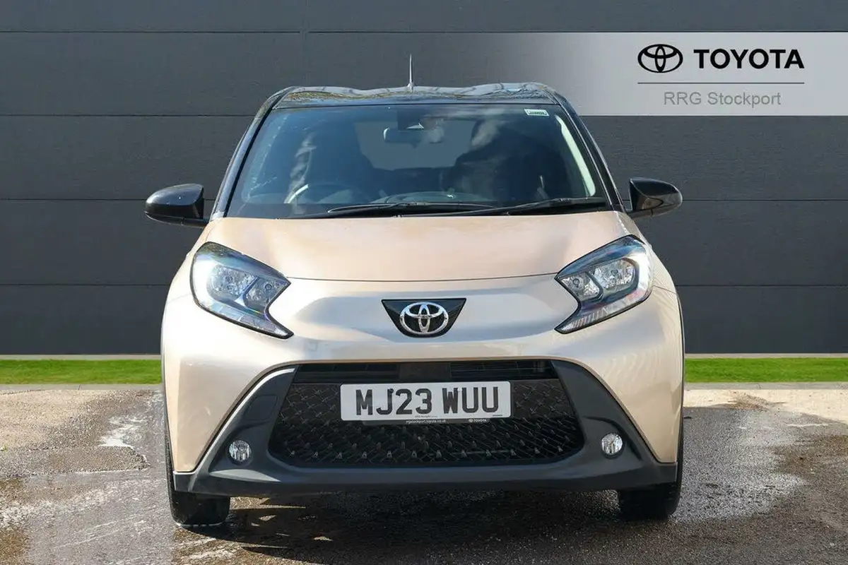 2023-toyota-aygo-x-10-vvt-i-edge-big-14