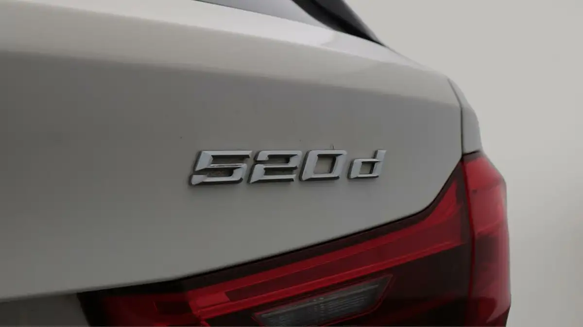 2017-bmw-5-series-20td-520d-m-sport-touring-5d-big-22