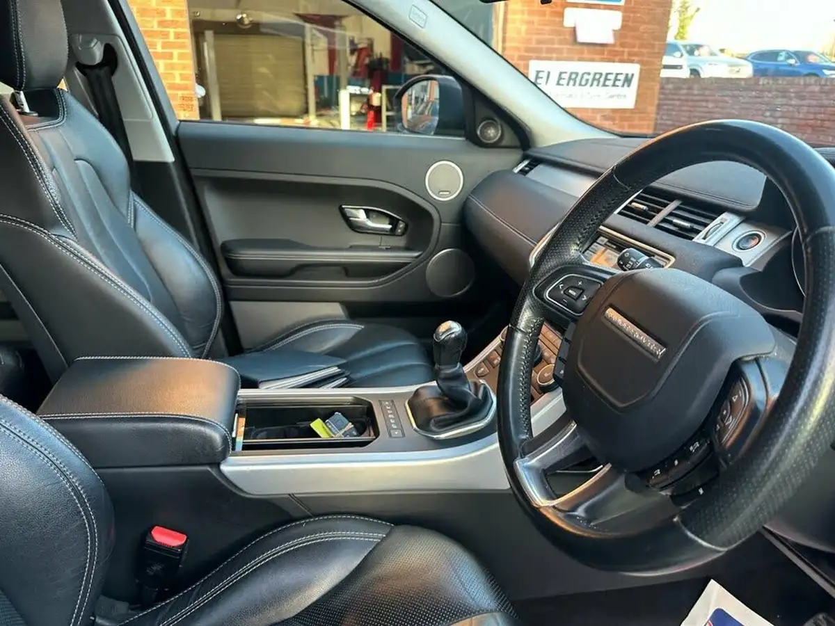 2015-land-rover-range-rover-evoque-22sd4-dynamic-hatchback-5d-big-3