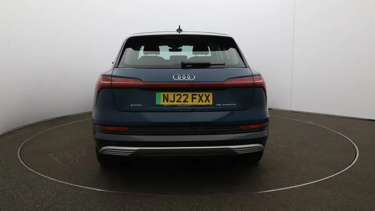 2022-audi-e-tron-55e-technik-station-wagon-big-51