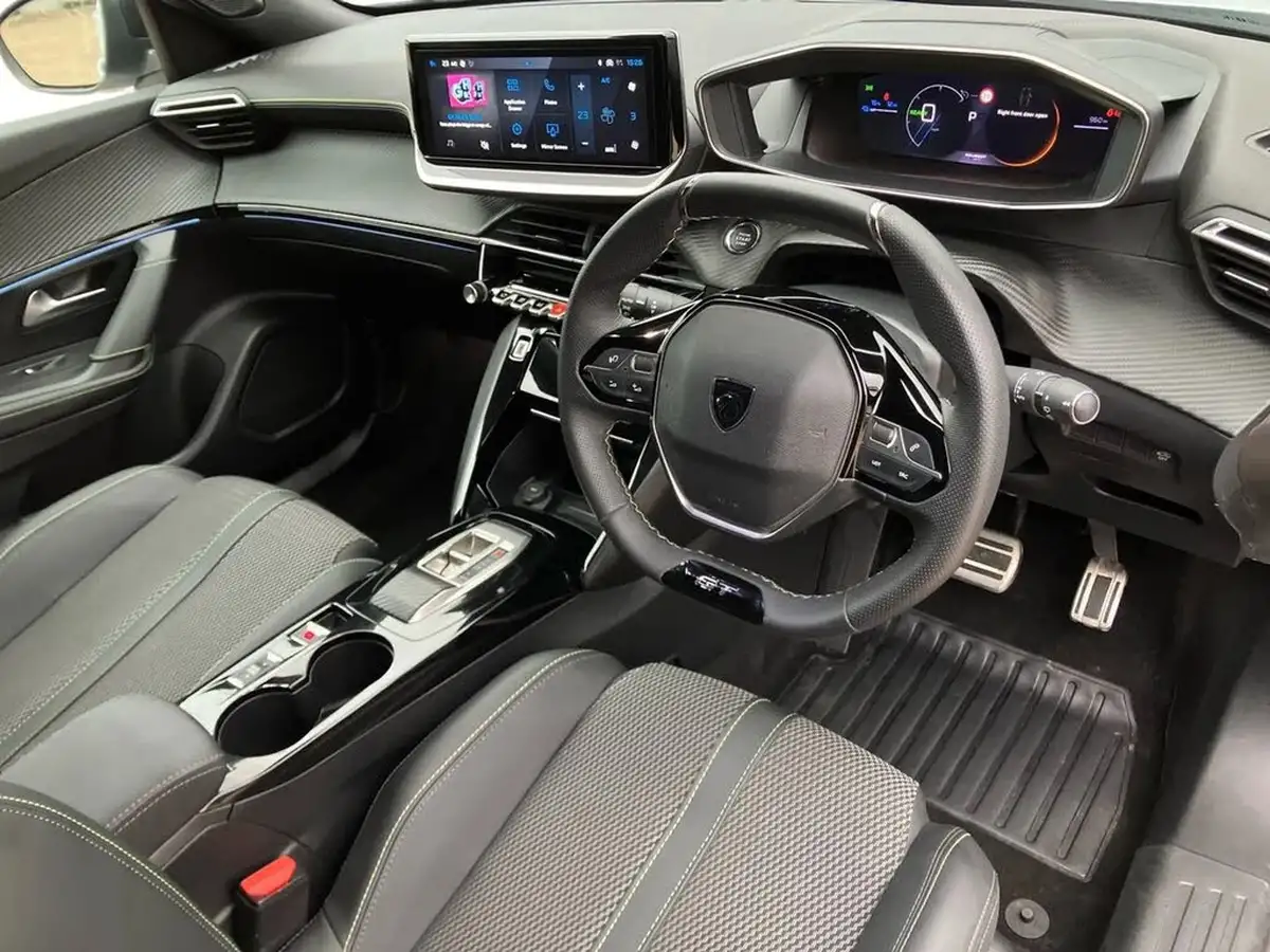 2024-peugeot-2008-suv-e-gt-136ps-50kwh-big-7