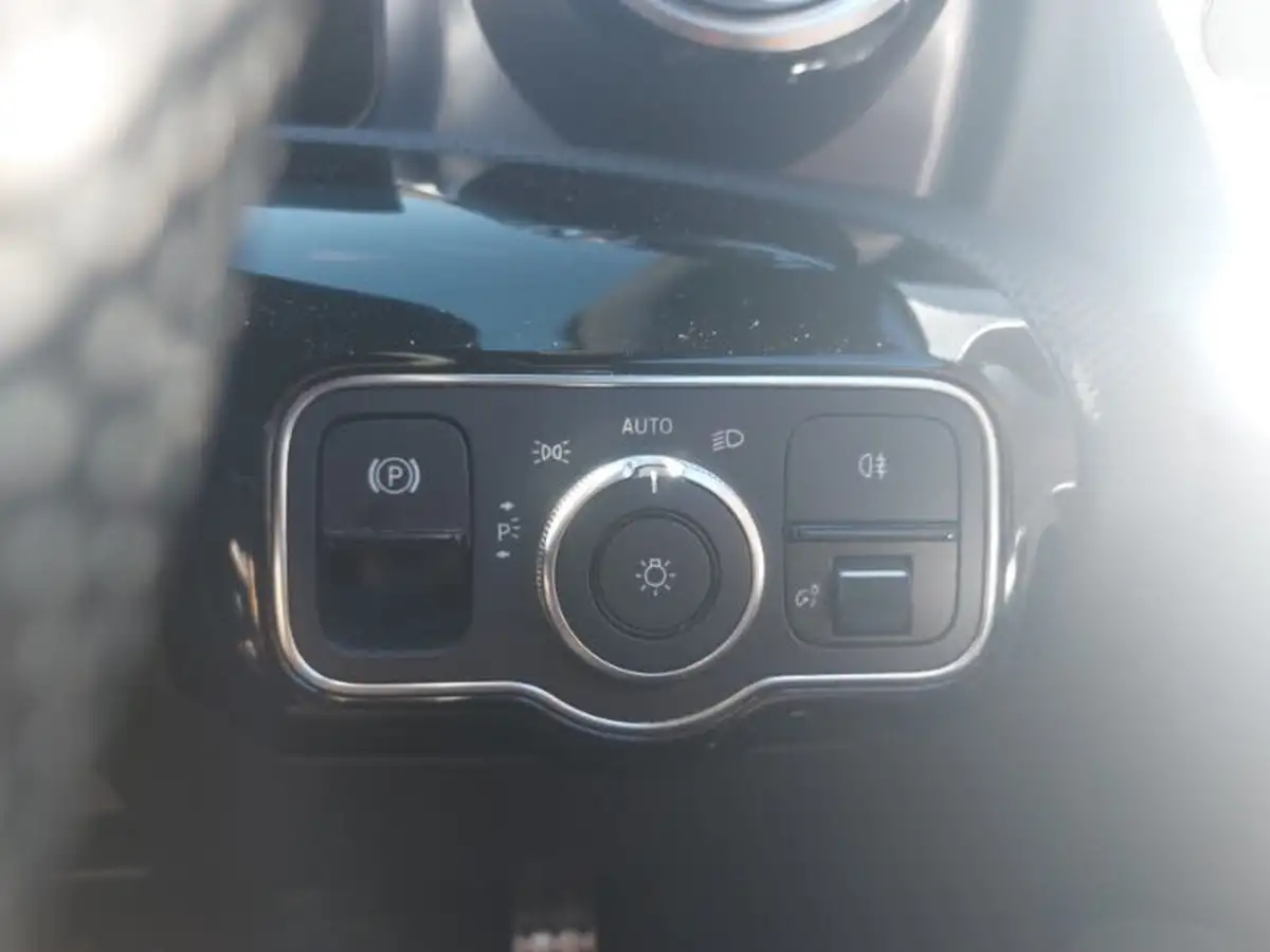 2022-mercedes-benz-cla-13-cla-180-amg-line-premium-plus-shooting-brake-5d-big-17