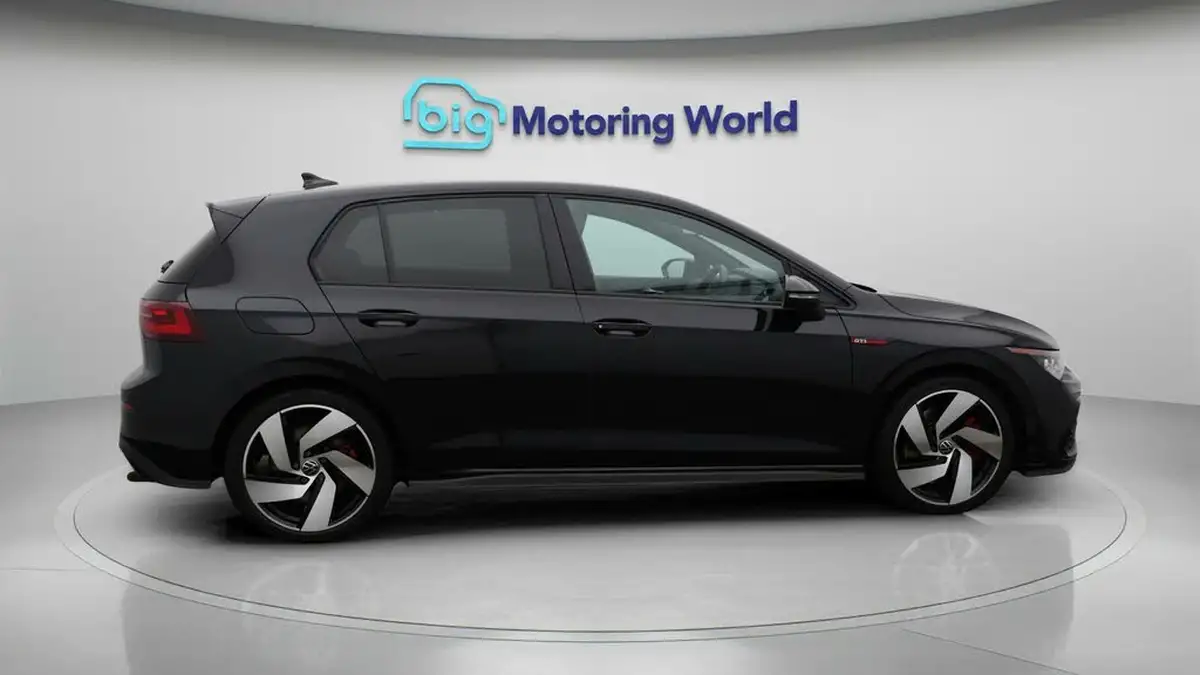 2022-volkswagen-golf-20-tsi-gti-dsg-big-8