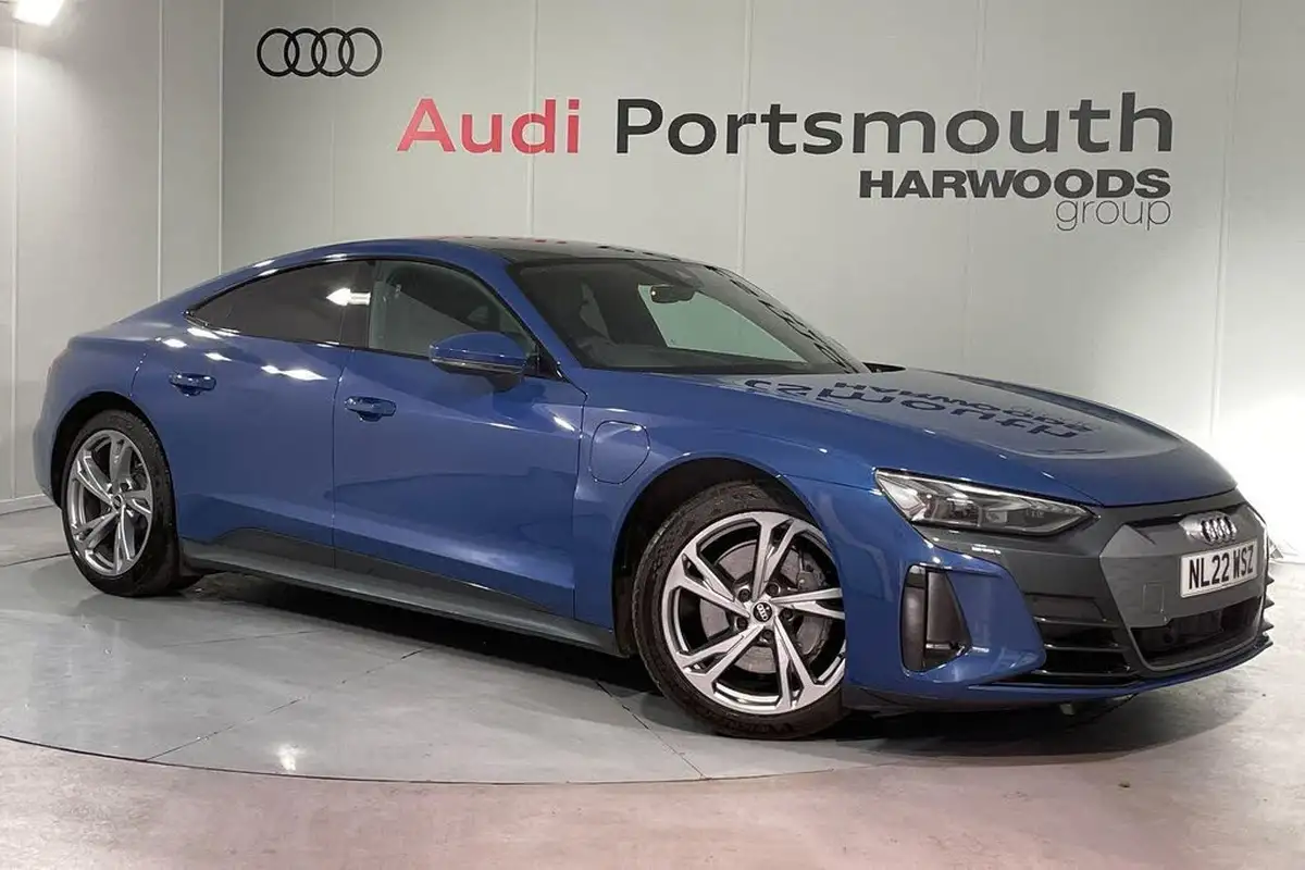 2022-audi-e-tron-gt-e-big-0