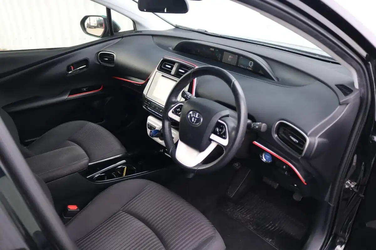 2018-toyota-prius-18-vvt-i-active-ss-big-24