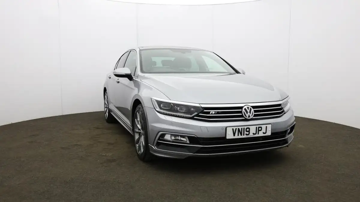 2019-volkswagen-passat-20tdi-r-line-150ps-scr-saloon-4d-big-37