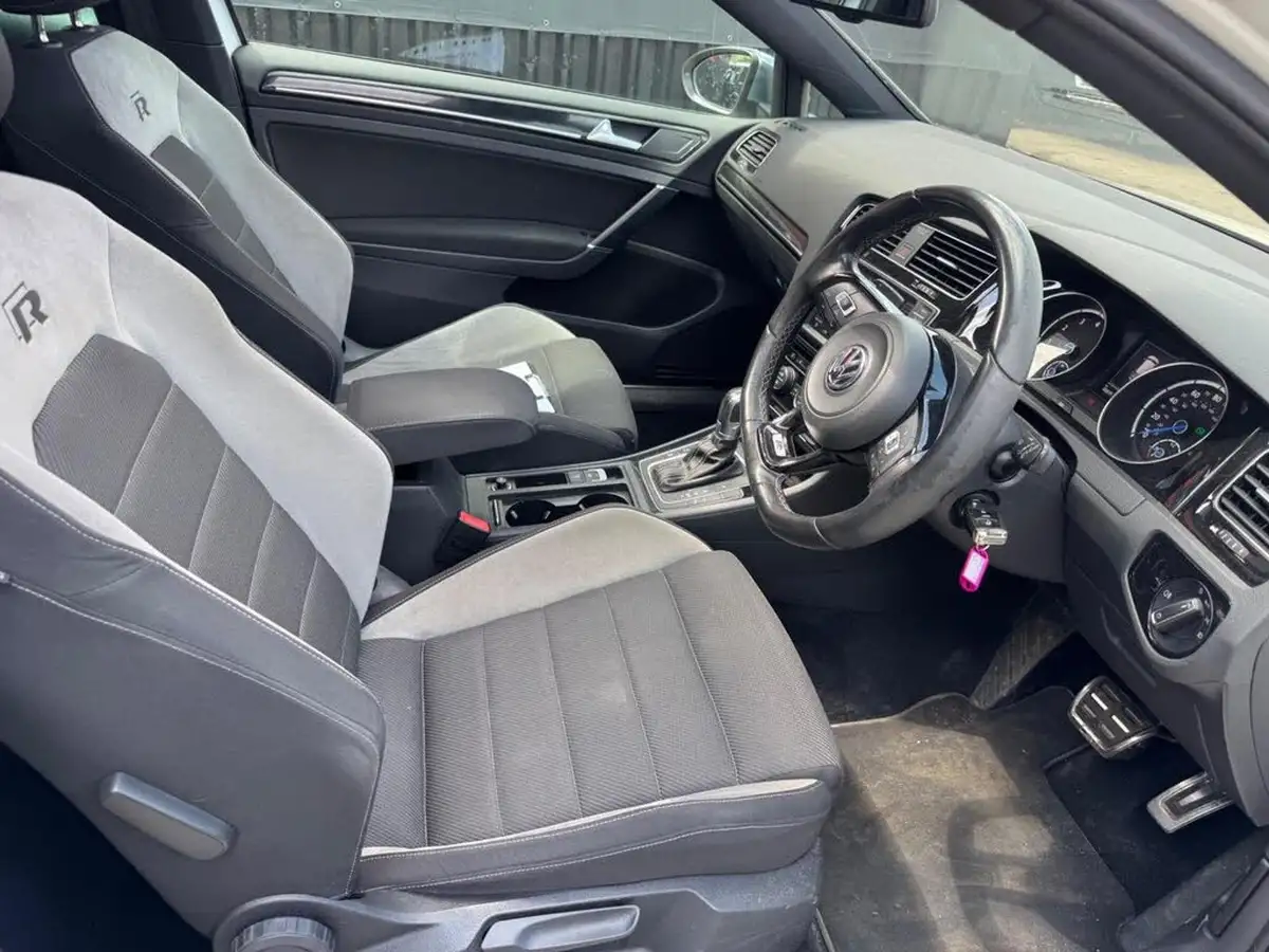 2014-volkswagen-golf-20-tsi-r-bmtss-3d-dsg-big-8