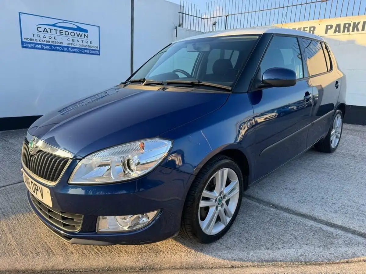 2011-skoda-fabia-12-elegance-tsi-105bhp-hatchback-1197cc-big-0