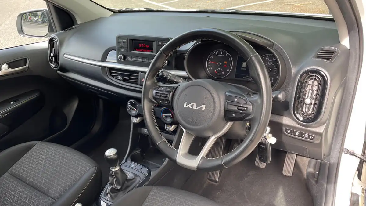 2022-kia-picanto-10-2-big-8
