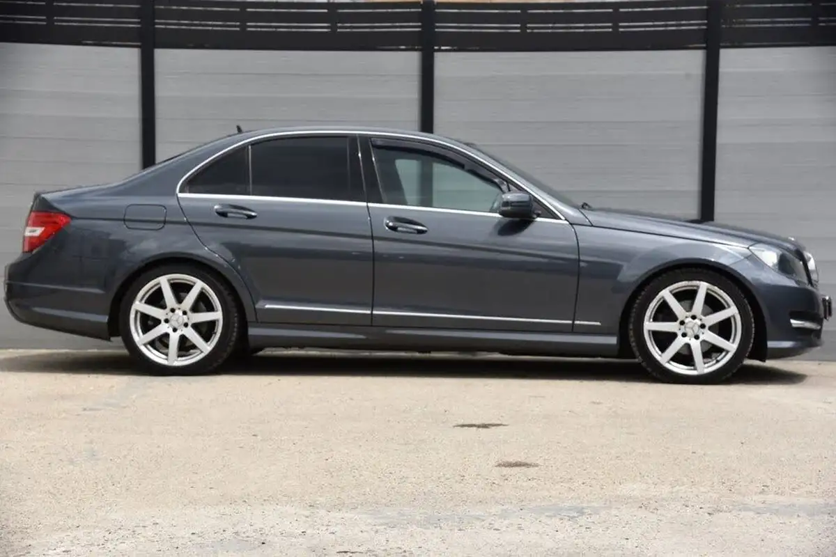 2013-mercedes-benz-c-class-21cdi-c220-cdi-amg-sport-saloon-4d-7g-tronic-plus-big-6