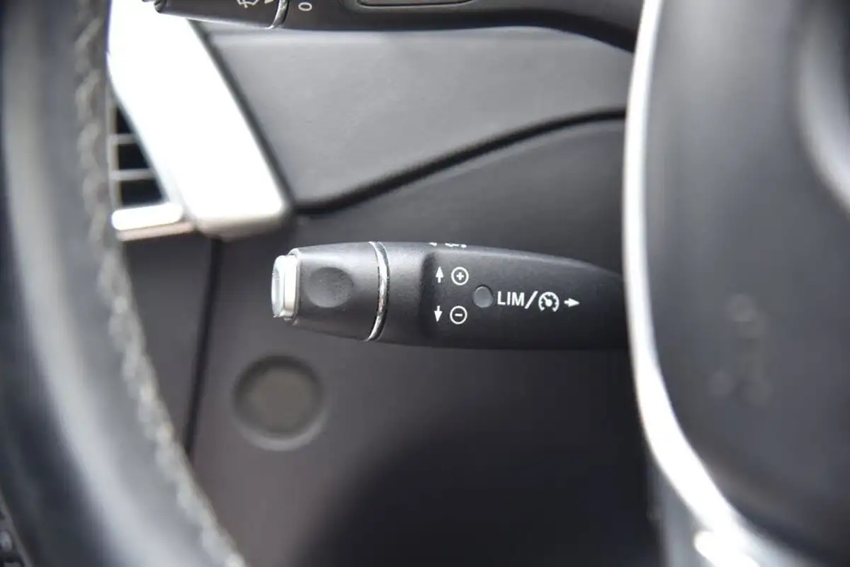 2013-mercedes-benz-c-class-21cdi-c220-cdi-amg-sport-saloon-4d-7g-tronic-plus-big-30