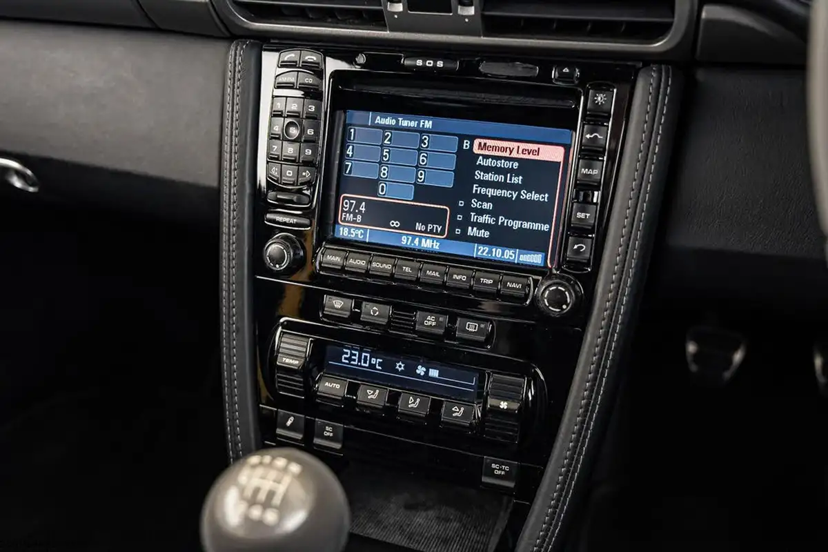2008-porsche-911-36-gt2-big-34