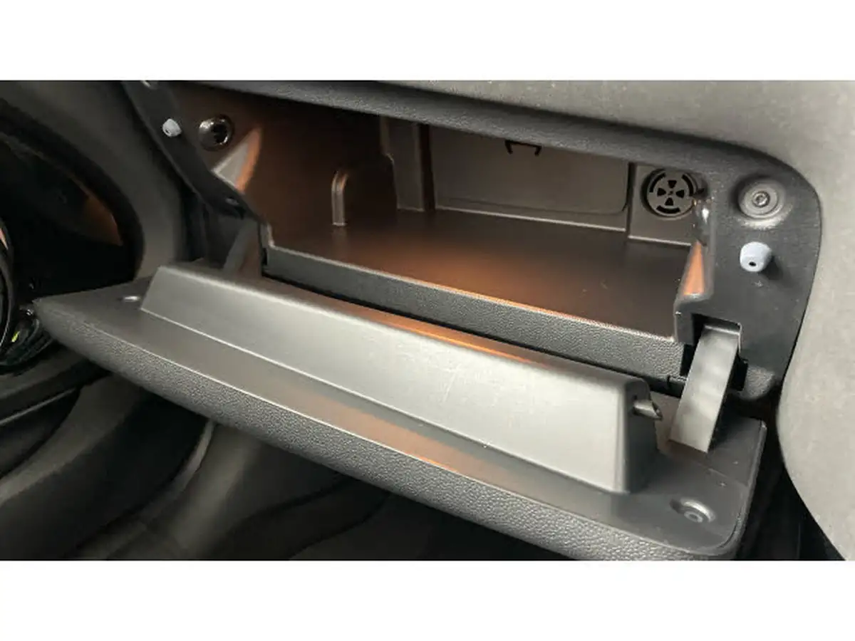 2022-mini-cooper-15-cooper-classic-hatchback-3d-big-58