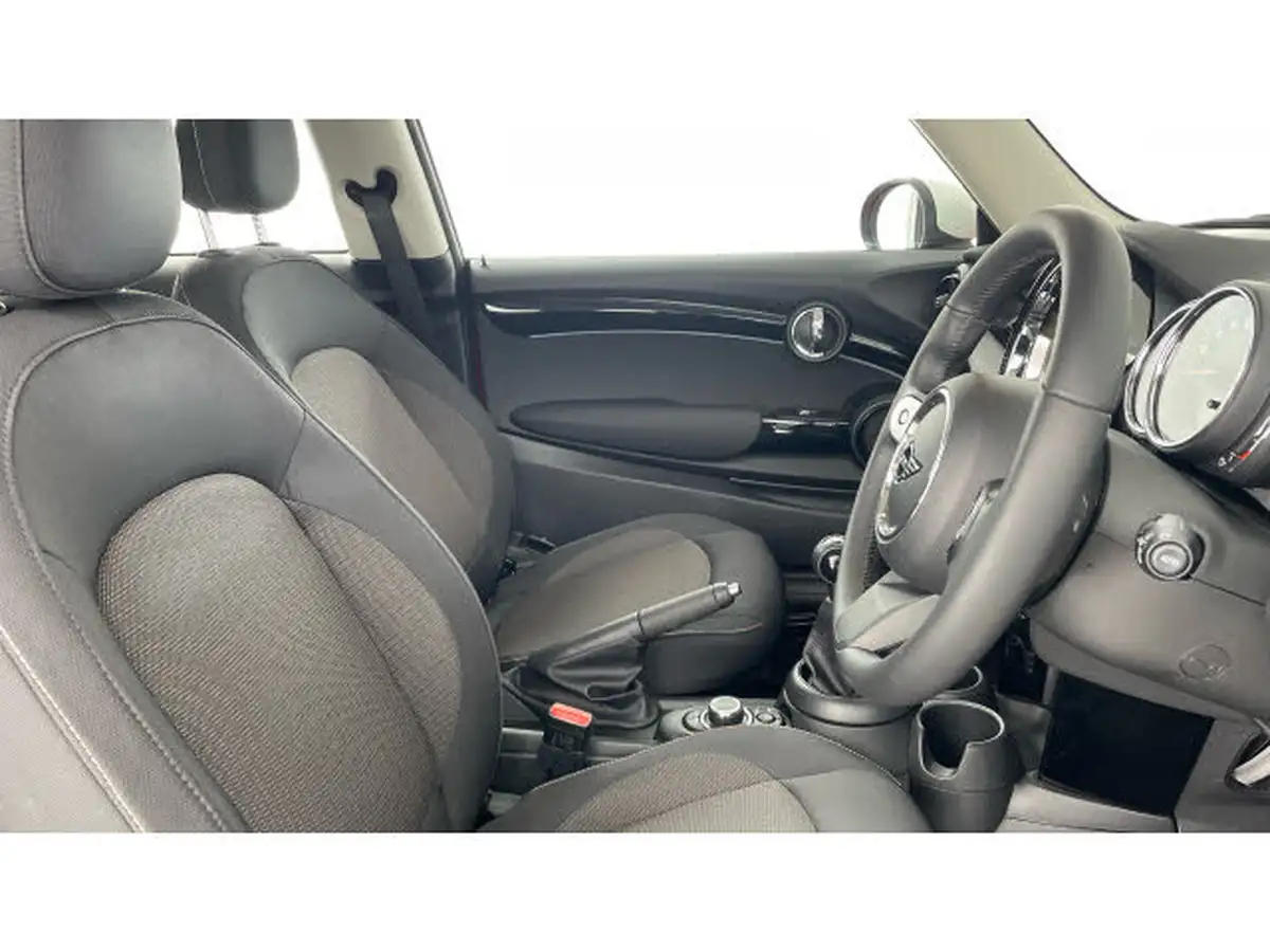 2022-mini-cooper-15-cooper-classic-hatchback-3d-big-10