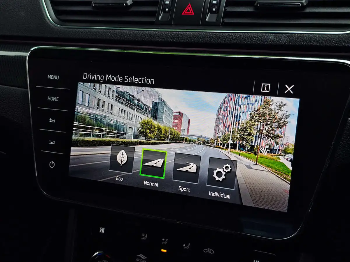 2018-skoda-superb-20tdi-scr-sportline-150ps-hatchback-big-21