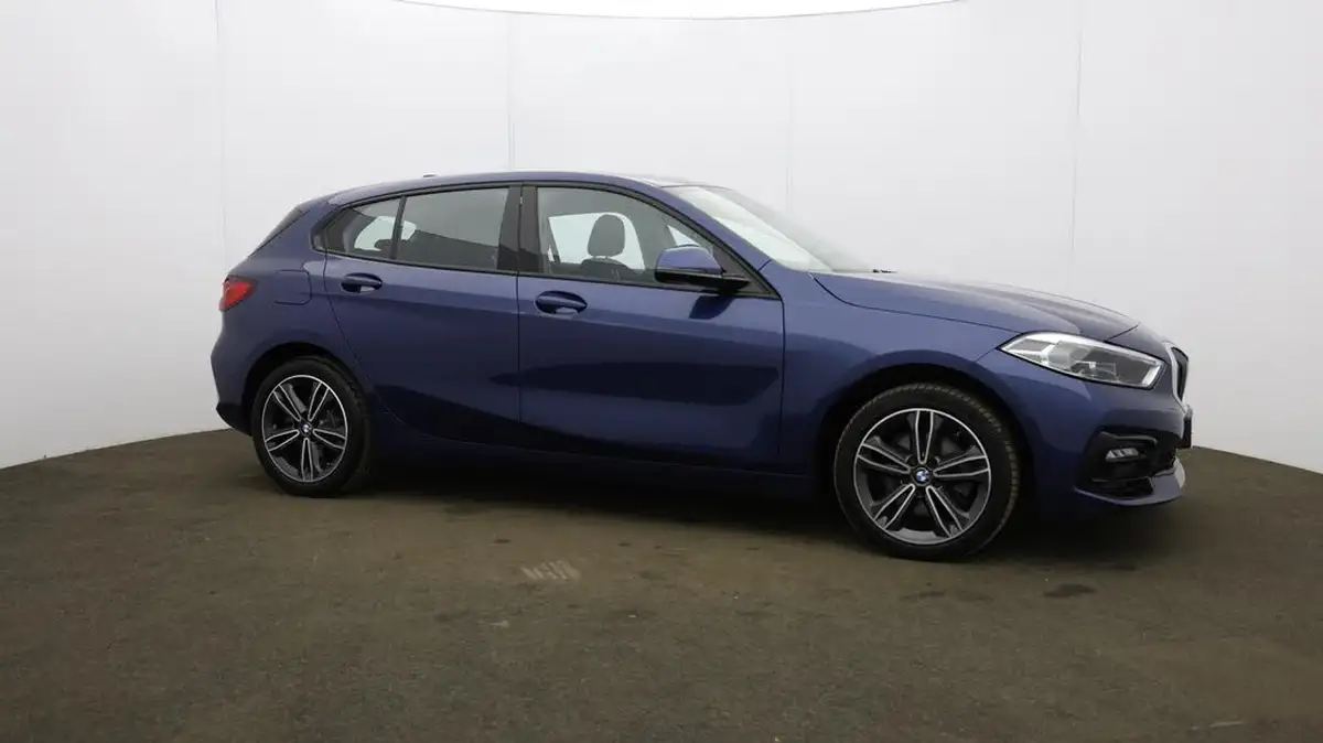 2022-bmw-1-series-15td-116d-sport-dct-big-50