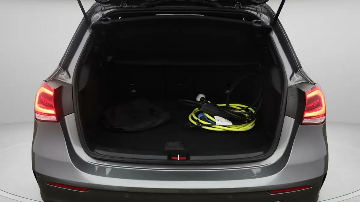 2021-mercedes-benz-a-class-13-a250e-amg-line-executive-hatchback-5d-big-17
