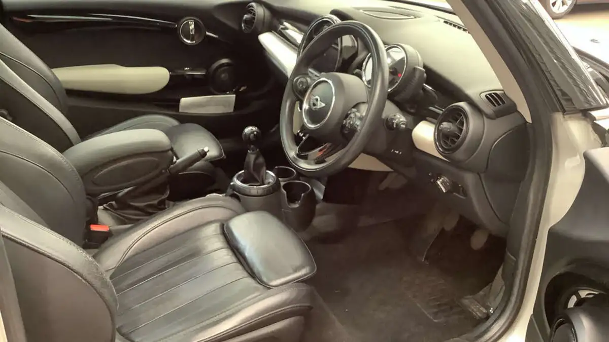 2016-mini-cooper-20-cooper-s-chili-ss-hatchback-3d-big-12