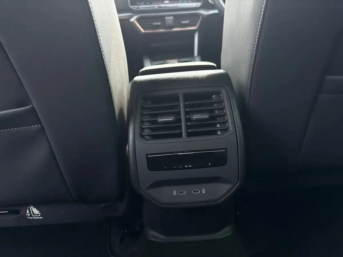 2024-cupra-formentor-15-e-hybrid-v3-big-39