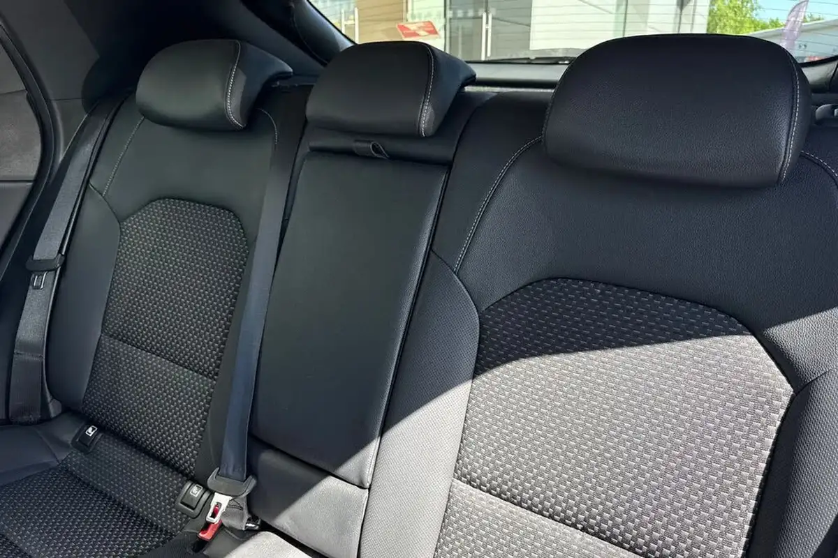 2021-kia-ceed-15-t-gdi-3-hatchback-dct-big-18