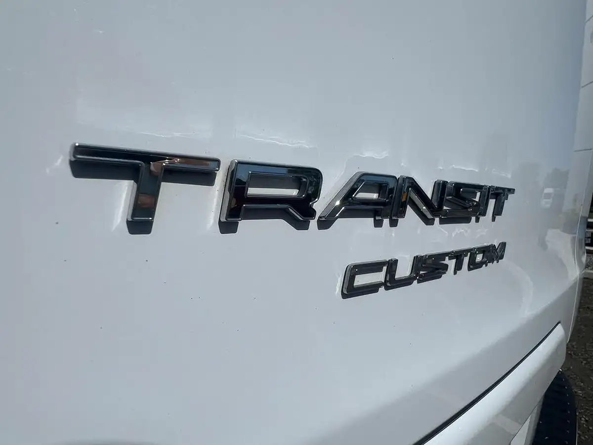 2023-ford-transit-custom-big-31