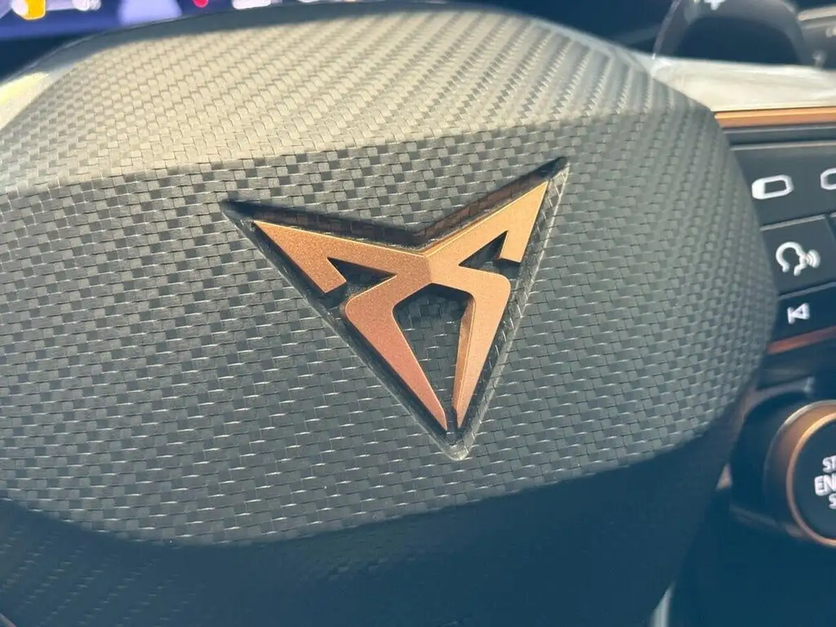 2021-cupra-formentor-14-e-hybrid-vz2-big-6