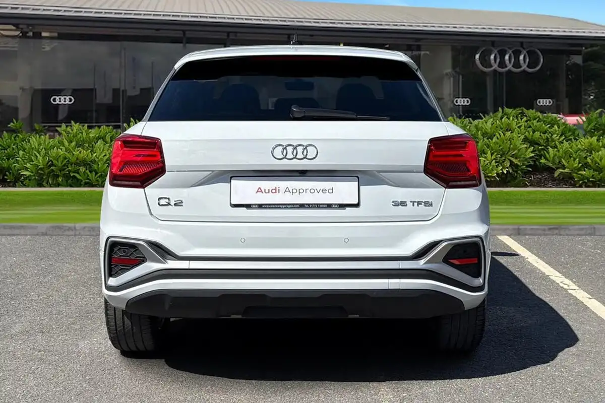 2024-audi-q2-15-35-tfsi-s-line-tronic-big-3
