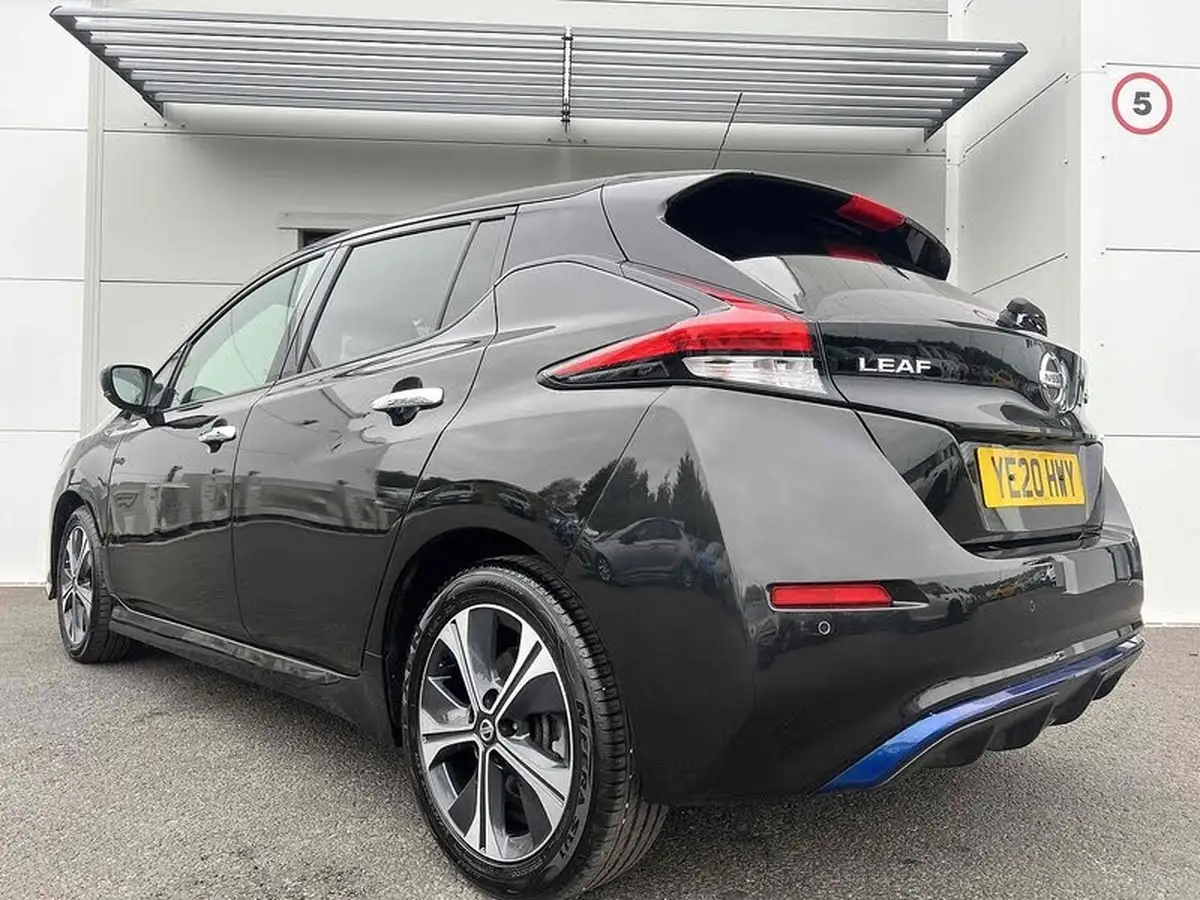 2020-nissan-leaf-e-tekna-big-6