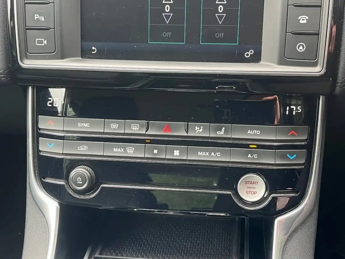 2016-jaguar-xe-20d-portfolio-180ps-auto-big-19