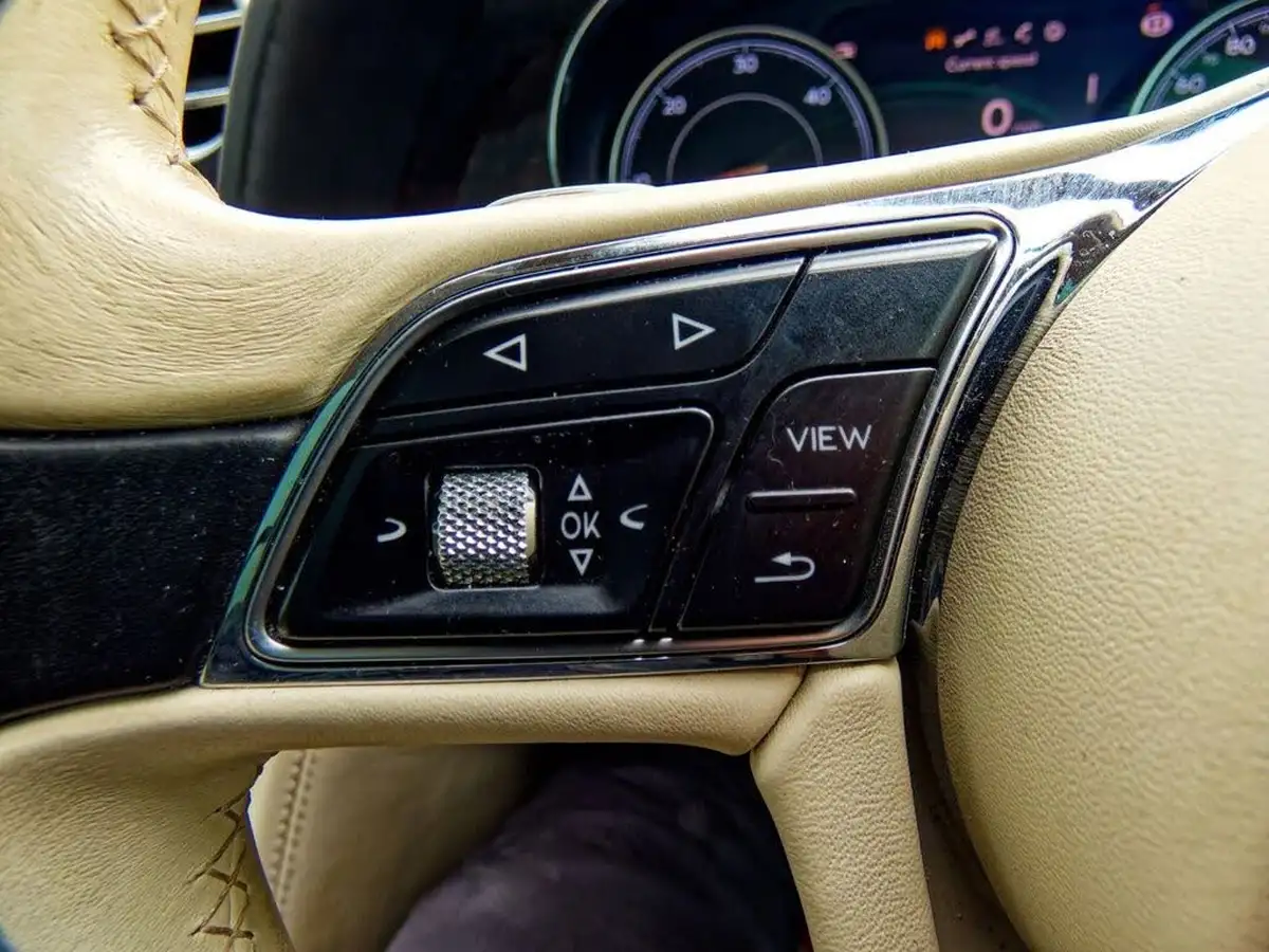 2017-bentley-bentayga-40-diesel-big-34