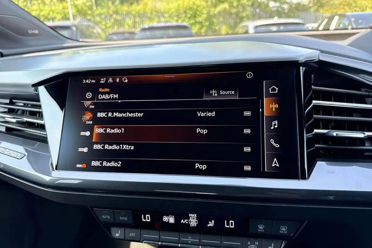 2023-audi-q4-e-tron-35e-s-line-station-wagon-big-47