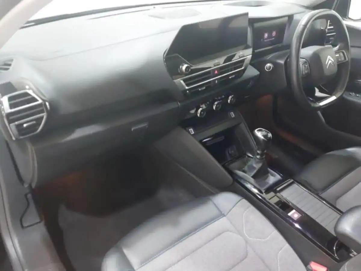 2022-citroen-c4-12-puretech-shine-130ps-big-4