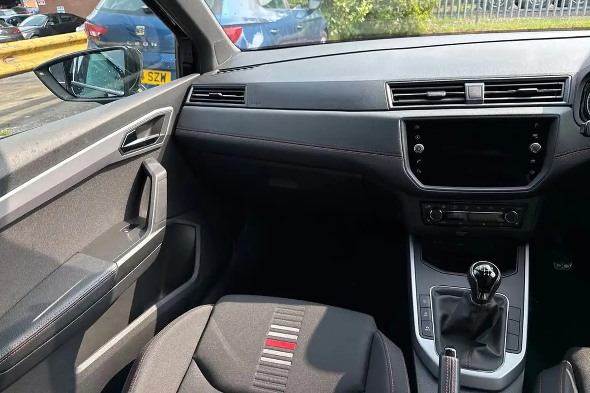 2021-seat-arona-10-tsi-fr-red-edition-big-19