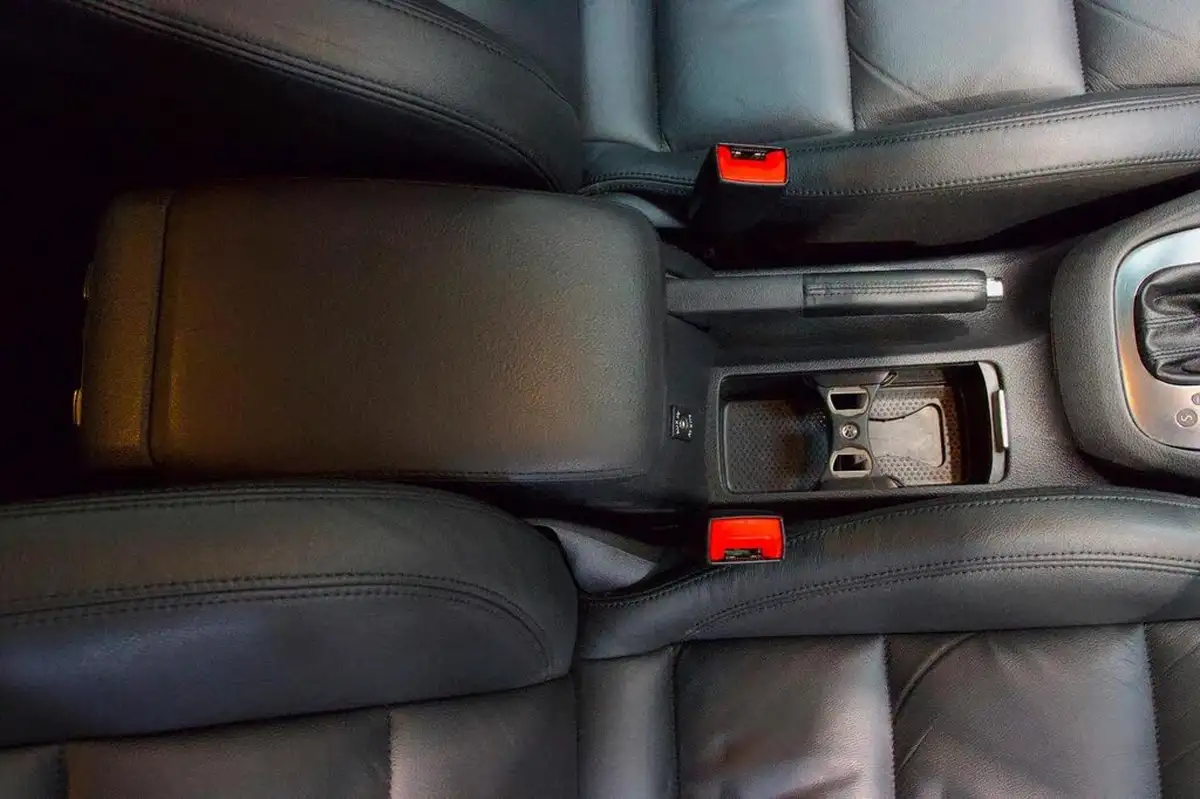 2012-volkswagen-golf-20td-gt-hatchback-5d-dsg-big-23
