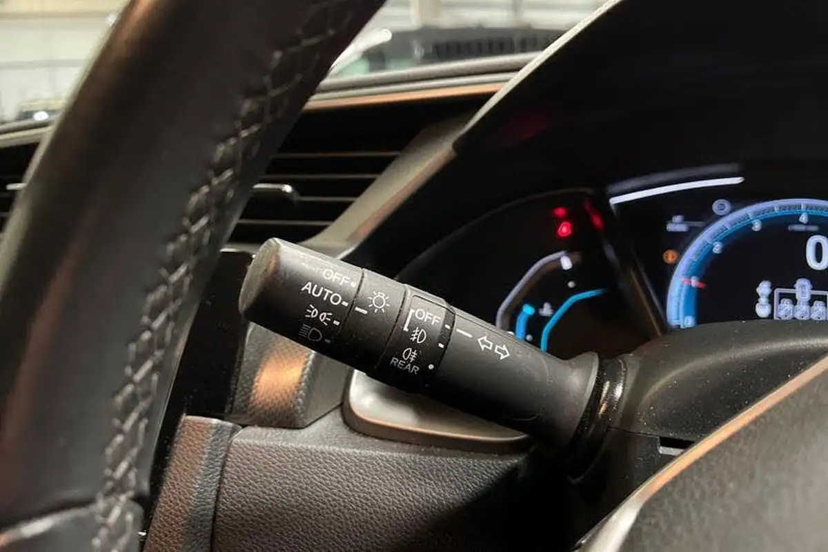 2019-honda-civic-10-vtec-turbo-sr-hatchback-5d-big-13